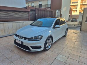 Volkswagen Golf 1.6 TDI 5p. R-LINE TETTO